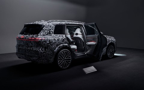 Audi Q9 in camouflage