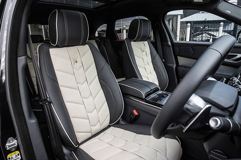 Velar Kahn interior