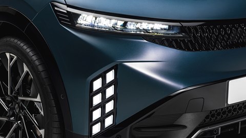 Renault Megane E-Tech facelift - daytime running lights