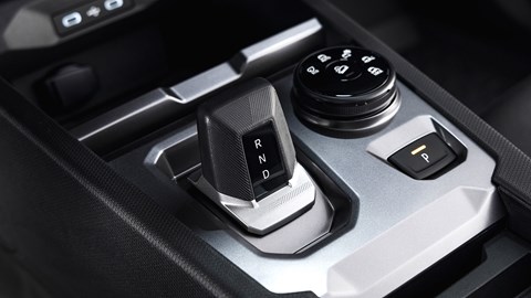 Dacia Striker (2026): gear selector and drive mode switch