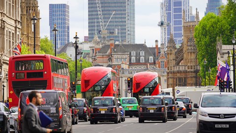 20mph speed limit proposal for England: London traffic, busses and taxis