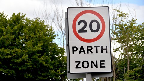 20mph speed limit proposal for England: Welsh 20mph road sign