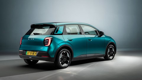 Aion UT (2026): rear three quarter static, blue paint