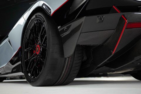 Lamborghini Revuelto SV - rear wheel and diffuser