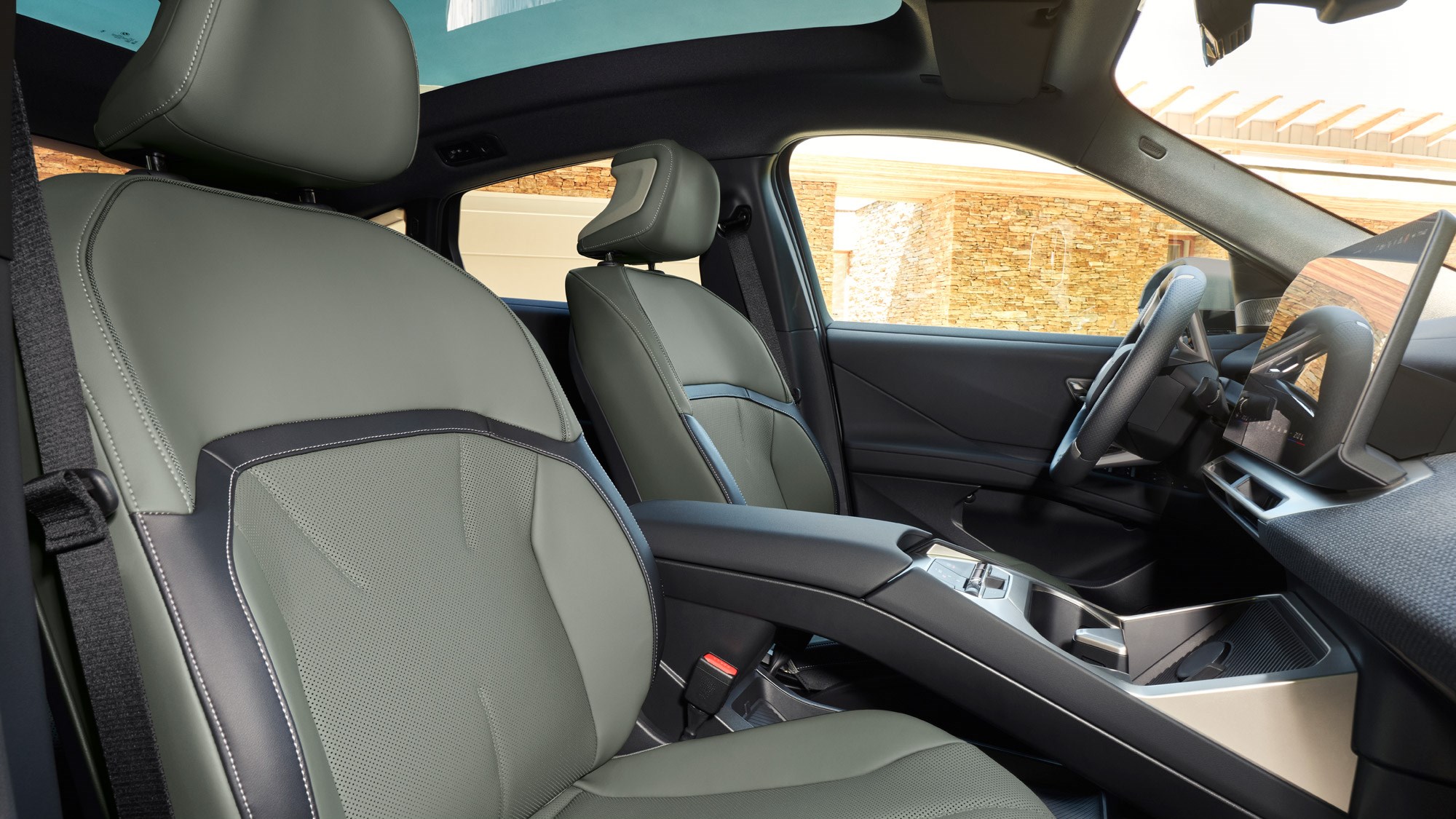 BMW iX4: новый лидер среди электрических внедорожников