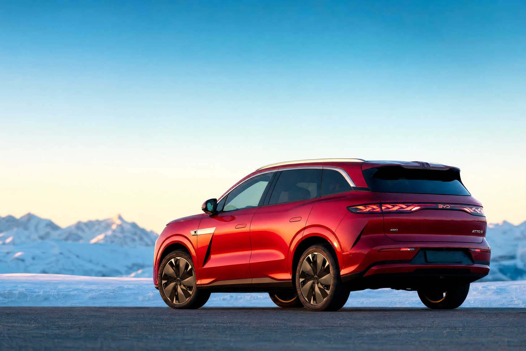 BYD Atto 8 EV: новый эталон семейных электромобилей