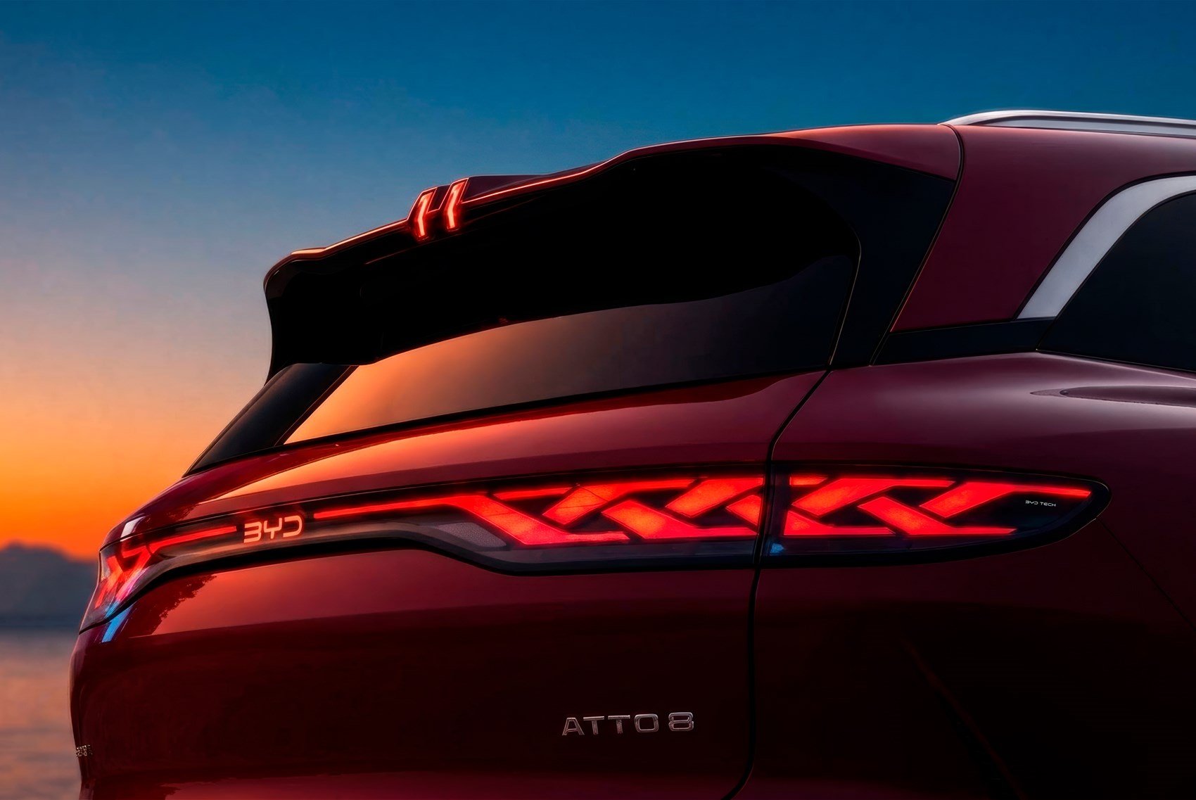 BYD Atto 8 EV: новый эталон семейных электромобилей