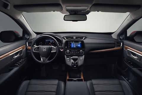Honda CR-V 2018 interior - dual 7.0-inch screens ahoy