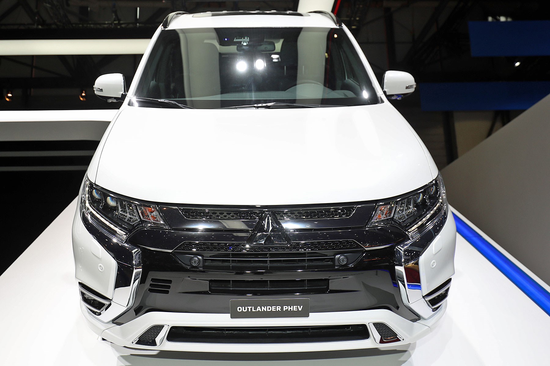 Mitsubishi Outlander PHEV: car review, Motoring