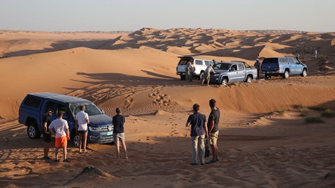 More VW Amaroks stuck in sand dunes in Oman