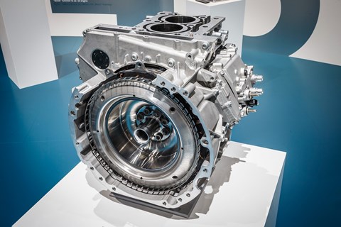 Integrated starter generator built into straight six: the new AMG 53 engine tech in action 