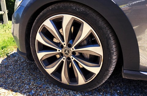 Mercedes E-Class All Terrain puncture