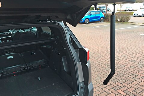 The strut on our Peugeot 5008 tailgate has broken