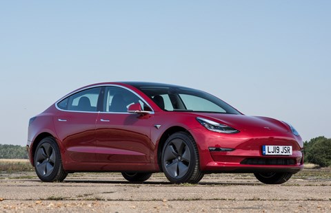 Tesla Model 3 UK: one of the bestselling cars some months of 2020