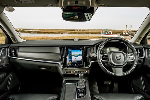 Volvo V90 CC interior