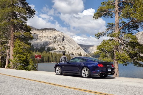 road trip usa ford mustang