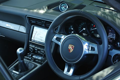 Porsche 911 with manual transmission: a rare joy