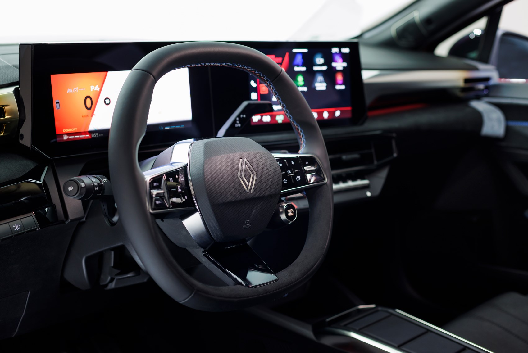 Новый Renault Clio с инновационным дизайном и гибридной технологией