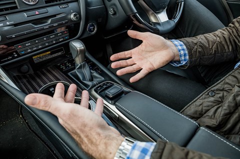 Lexus RX L centre console