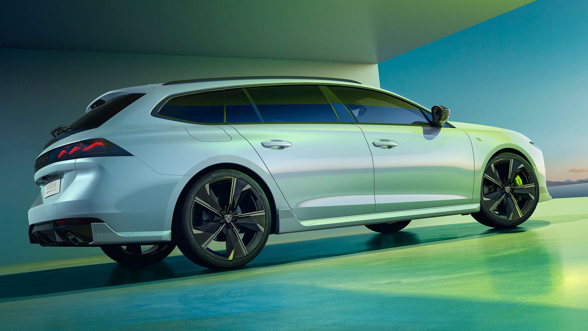 Monstrously spacious Skoda Superb gets even MORE space