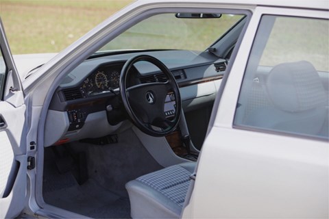 Mercedes 500 E interior