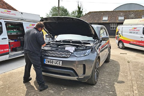 Land Rover Discovery replacement windscreen