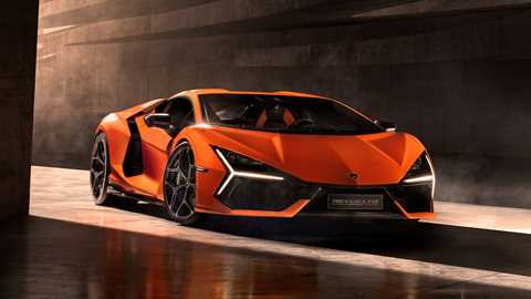 Lamborghini Revuelto front three quarter static