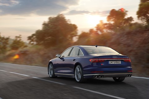 Audi S8 rear tracking