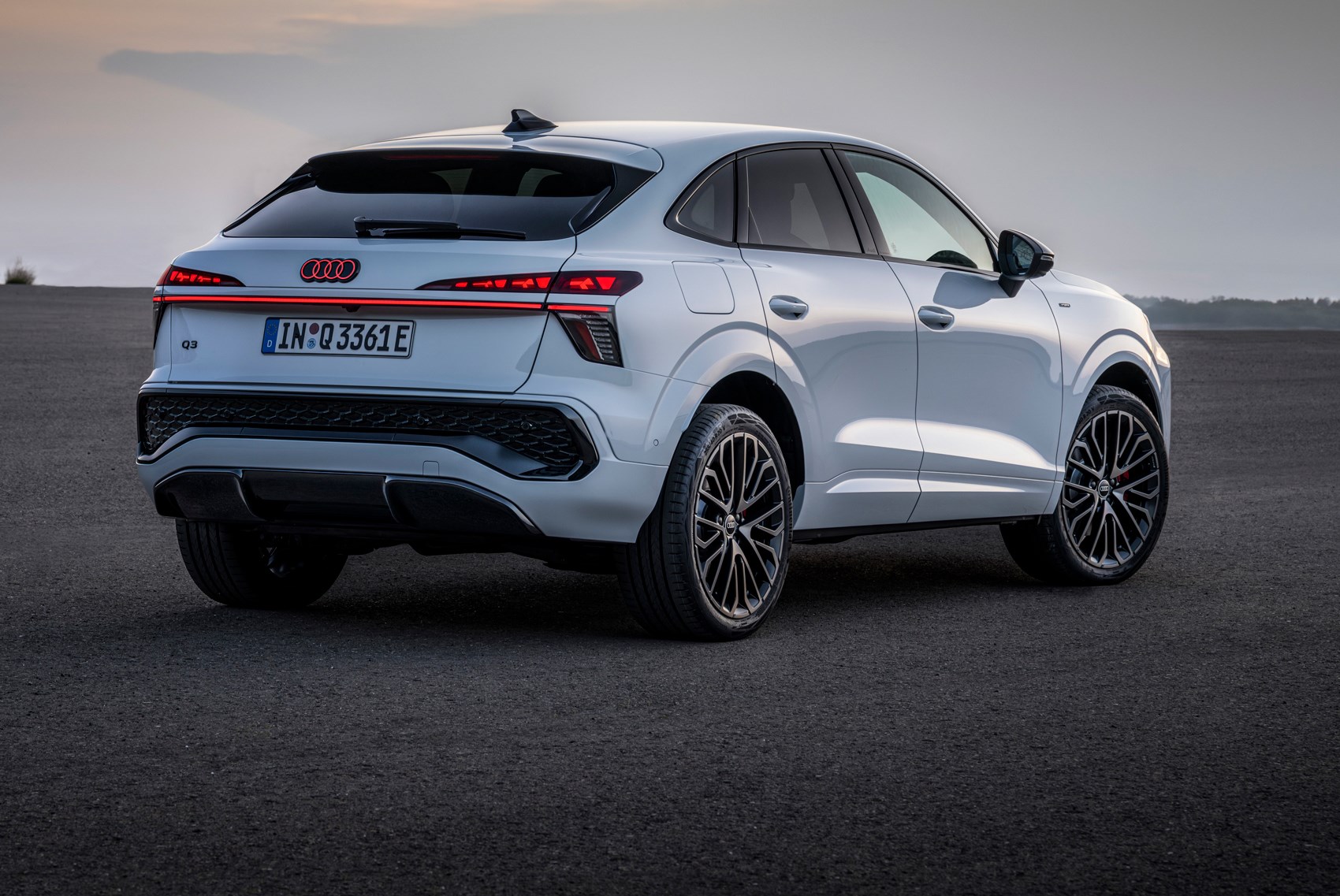 Audi Q3 Sportback은 £ 39,800에서 2 세대로 돌아갑니다.