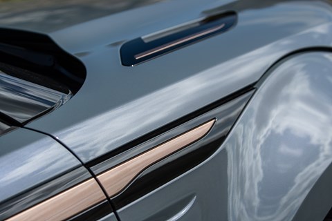 Evoque side fins