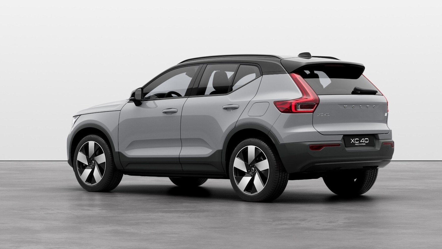 https://car-images.bauersecure.com/wp-images/3692/1752x1168/095-volvo-xc40-recharge-rear.jpg?mode=max&quality=90&scale=down