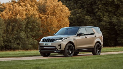 Land Rover Discovery (2024) front driving