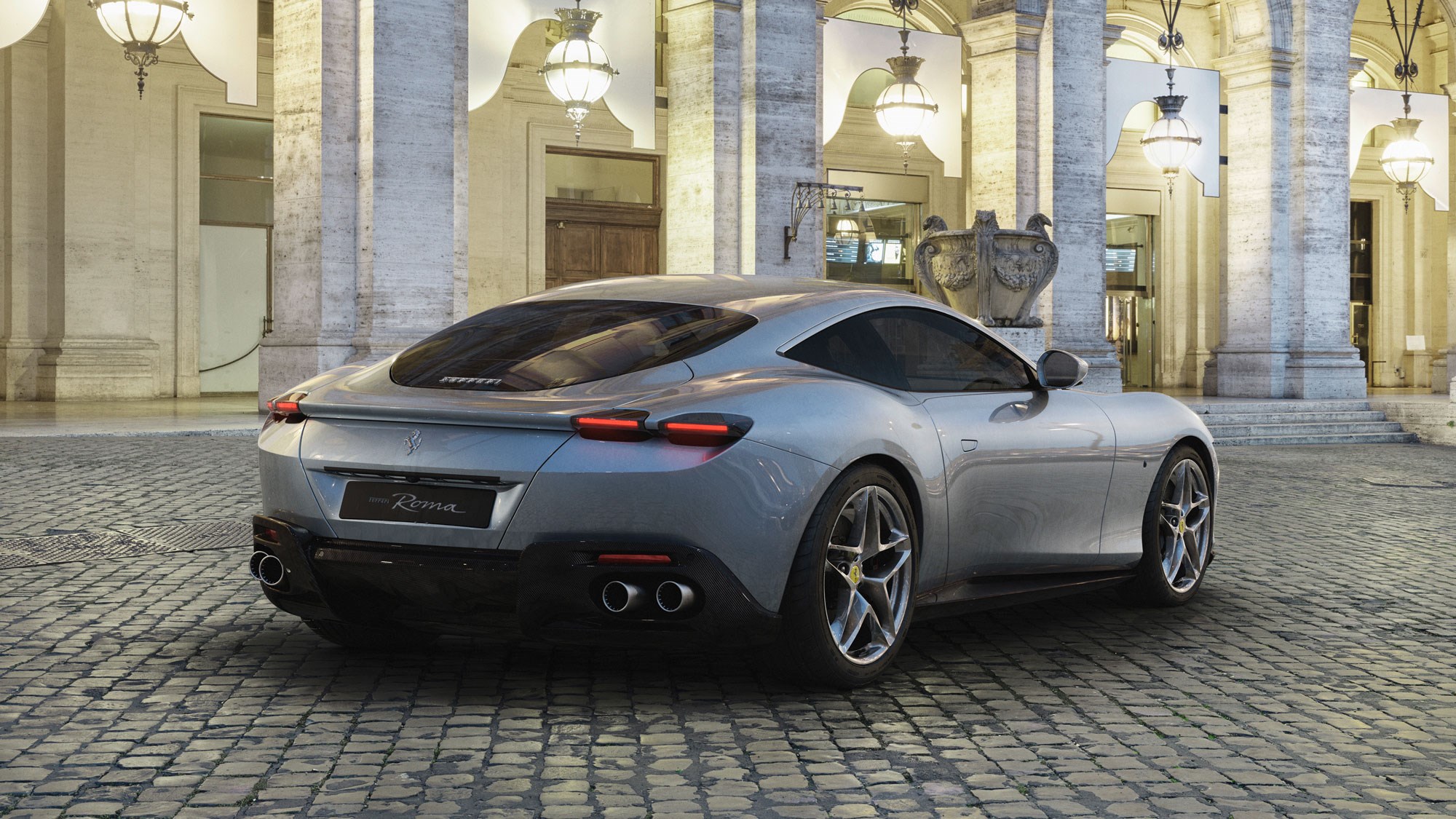 Ferrari Roma Spider: La nuova dolce vita – A new story begins