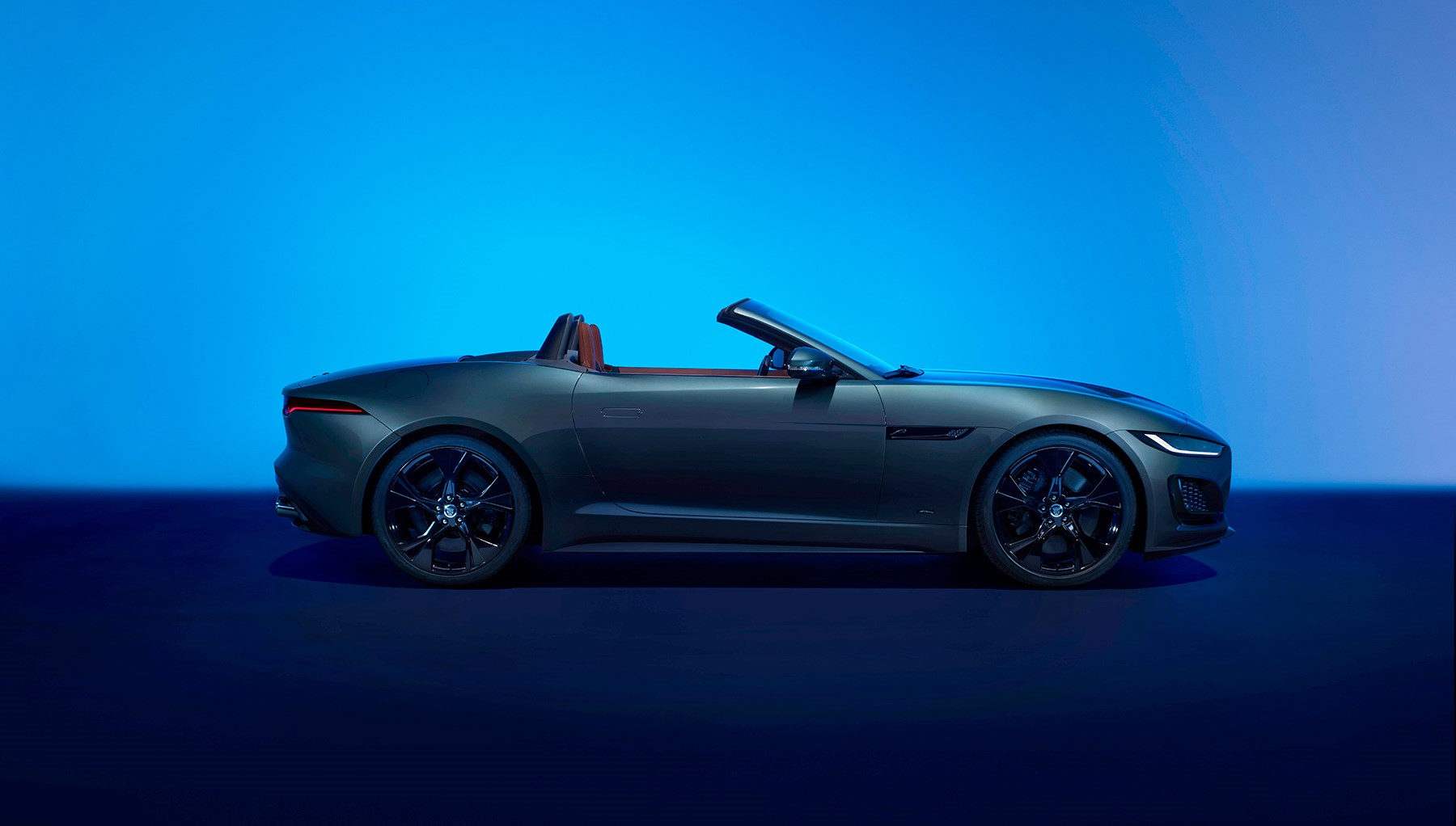 Jaguar F-TYPE Price (March Offers!) - Images, Colours & Reviews