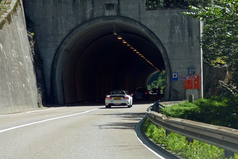 Abarth 124 Spider Swiss tunnel