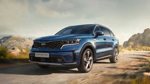 Kia Sorento 2020 driving front 