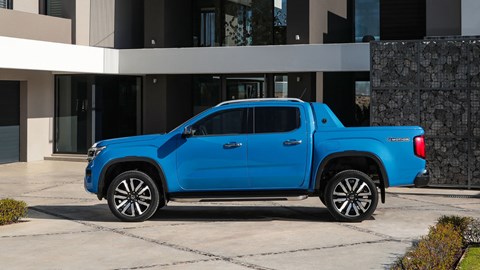 Volkswagen Amarok 2022 - blue, side view