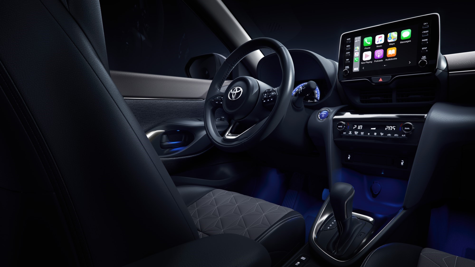 New Toyota Yaris Cross: new small SUV offers hybrid and AWD