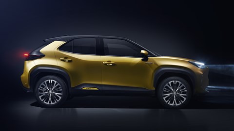 2021 Toyota Yaris Cross - profile