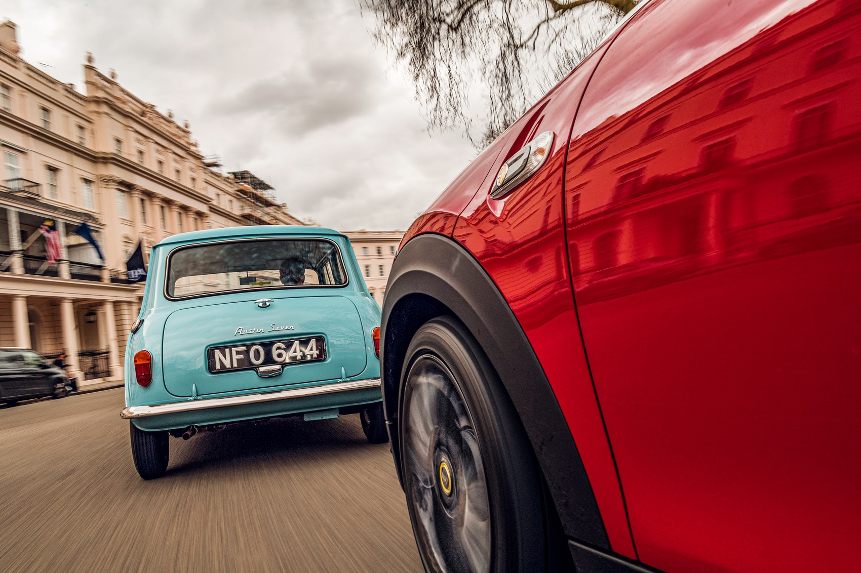 Mini vs. Maxi: Driving Coopers old and new - CNET