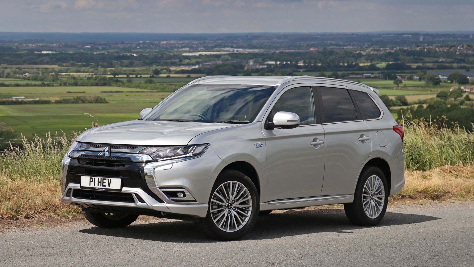 Mitsubishi Outlander plug-in hybrid to be sold in Europe again