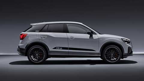 Audi Q2 2020 facelift, side view, studio, grey