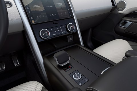 Discovery 2020 interior centre console