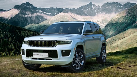 2022 Jeep Grand Cherokee, front view, white, mountains