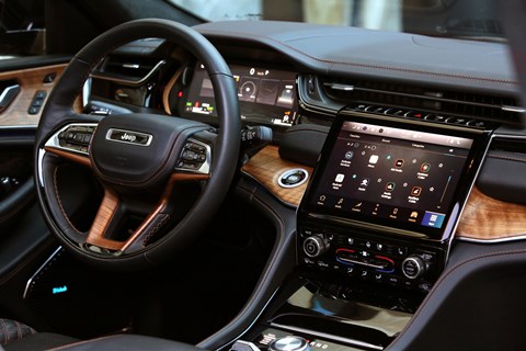 grand cherokee interior