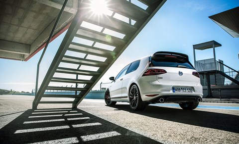 Two enormous tail pipes and that rear wing emphasise the clubsport's difference from the rear