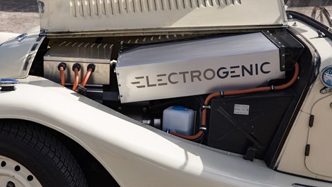 Electrogenic battery packs under Morgan bonnet