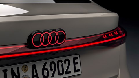 Audi A6 e-tron Sportback: LED rear lights, beige paint