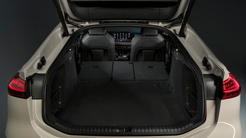 Audi A6 e-tron Sportback: boot space, black fabric upholstery