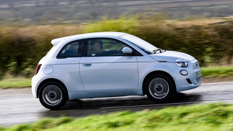 Fiat 500e dynamic exterior